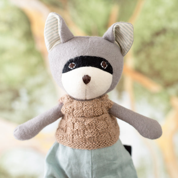 Max Raccoon | Hazel Village